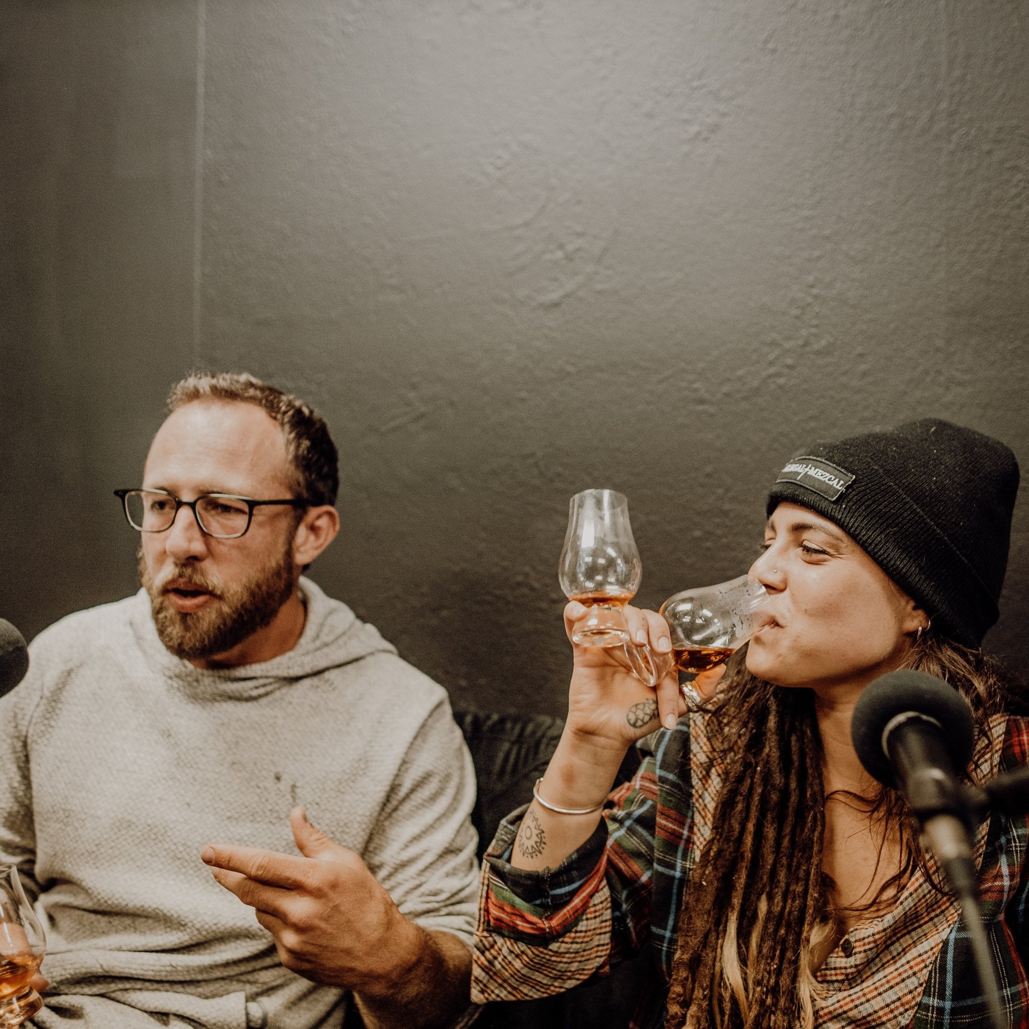 Podcast Send Whiskey #19 - Emily-Whiskey-Hands y Jeff sobre cómo llevar un bar después de la pandemia.